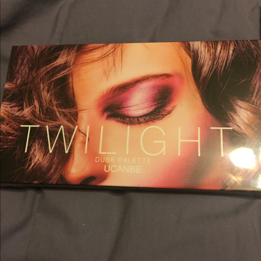 Makeup palette